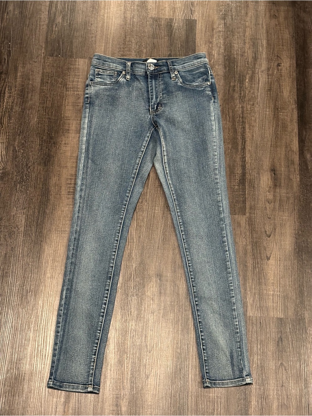 VENUS Women's Skinny Jeans in Washed Blue